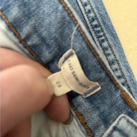 Madewell Cali Demi Boot Cut Jeans size 28 Raw Hem - Picture 2 of 10